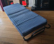 Folding bed