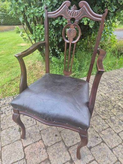 Set of 8 Dining Chairs