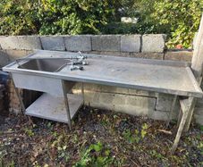 Stainless Steel Commercial sink (2m) and taps