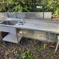 Stainless Steel Commercial sink (2m) and taps
