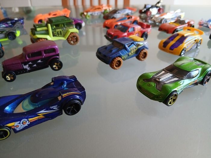 22 Hot Wheels Toy Cars Lot 1:64 Scale