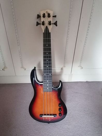 Harley Benton Solid Ukebass Sunburst