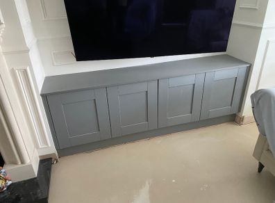 Grey shaker style media unit
