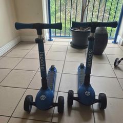 Foldable scooters