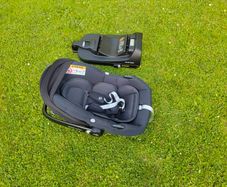 Baby car seat Maxi Cosi CabrioFix with Isofix base