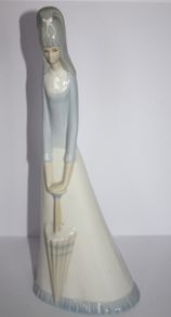 Porcelanas Miquel Requena Statue