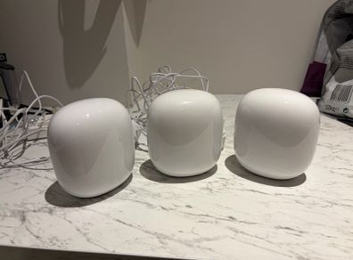 Nest Wifi Pro 3-pack (Snow) perfect condition