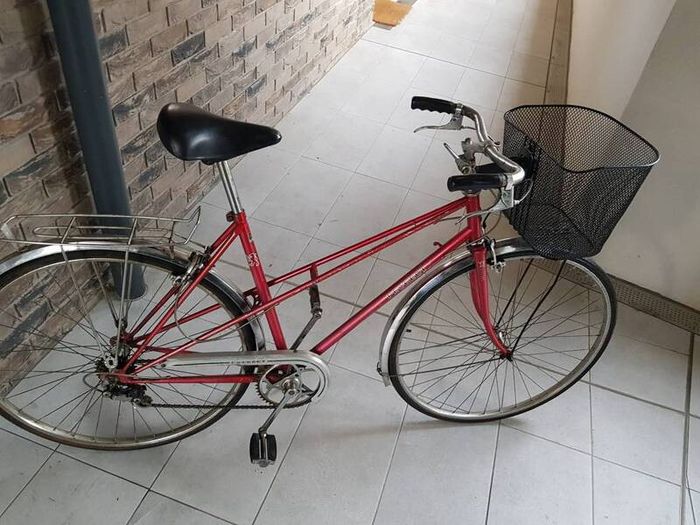 Retro Peugeot ladies bike( can deliver)