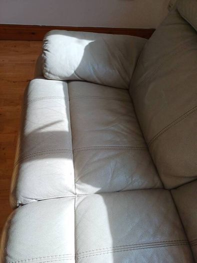 Leather Couch excellent condition