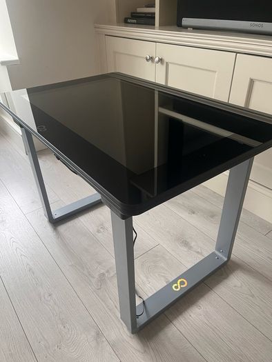 Office furniture table