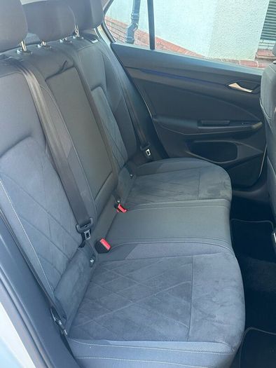 2021 Volkswagen Golf Mk8 Style eTSI - Automatic