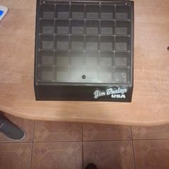 Jim dunlop plectrum display case