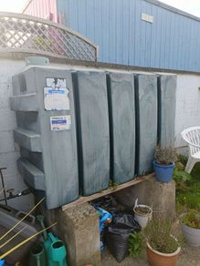 Oil tank