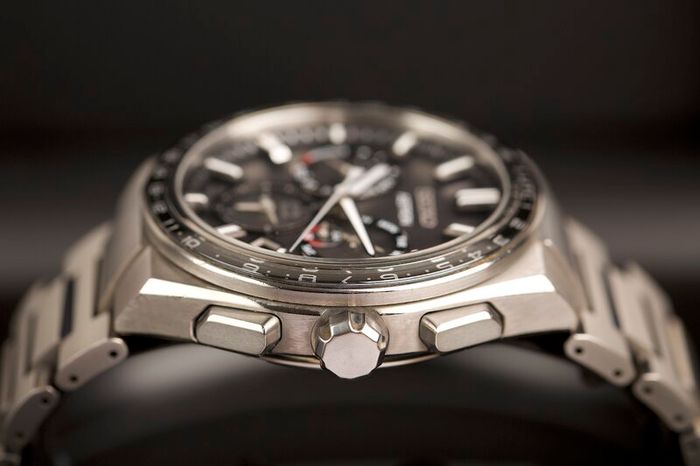 Seiko Astron SSH111 (Box & papers)
