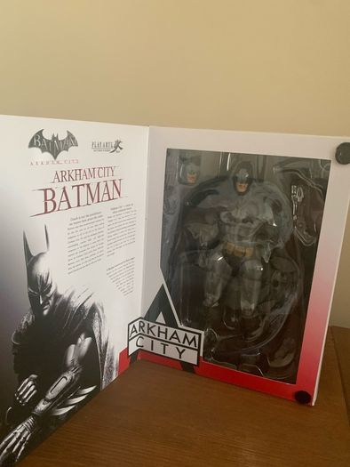 Batman Arkham city play arts Kai Dc comics