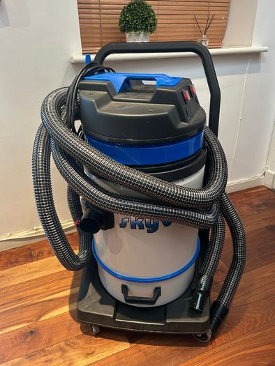 Skyvac Commercial 75 Gutter Cleaning machine
