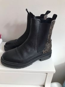 Maruti Leather Boots