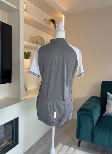 Reduced Ladies Grey Crane Cycle Jersey Size UK 8-10 / EU 36-38