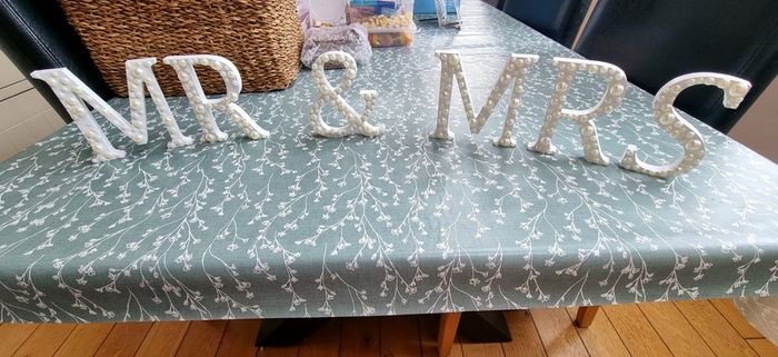 Mr & Mrs letter display