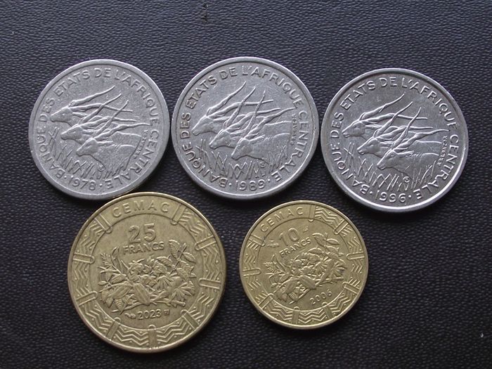 Central African States & West African States & Gabon & Cameroon. A Lot of 17 coins (1975-2020)