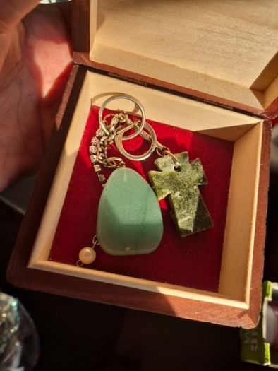 Vintage Irish Keyring with 2 Green Stones