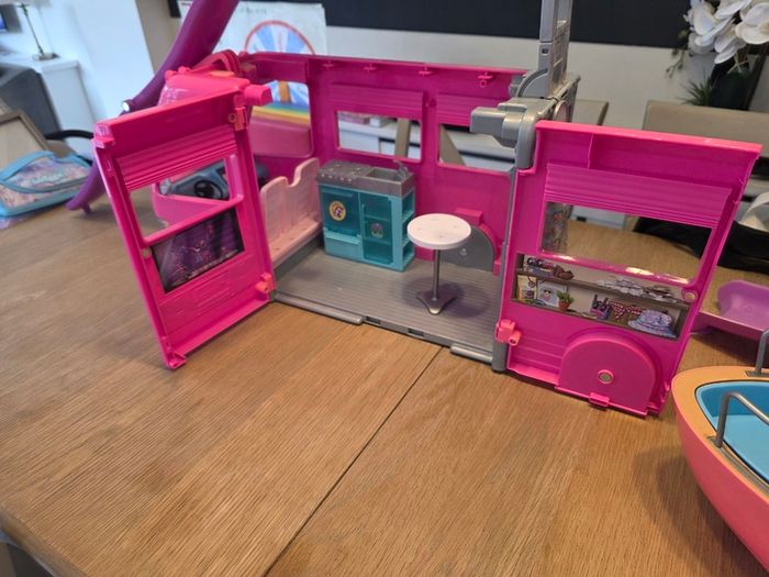 Barbie Camper Van