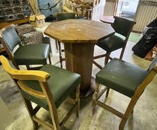 Bar table and 5 high stools