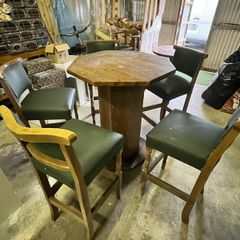 Bar table and 5 high stools