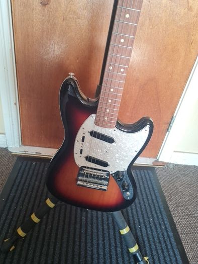 Fender vintera iii m60's Mustang mim