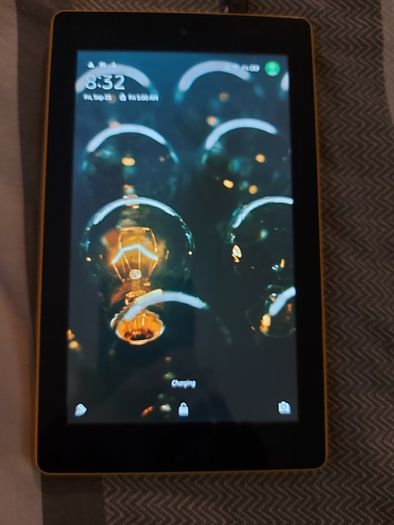 Amazon Fire 7, 7th Generation), Model SR043KL, 16GB, in excellent cosmetic Condition