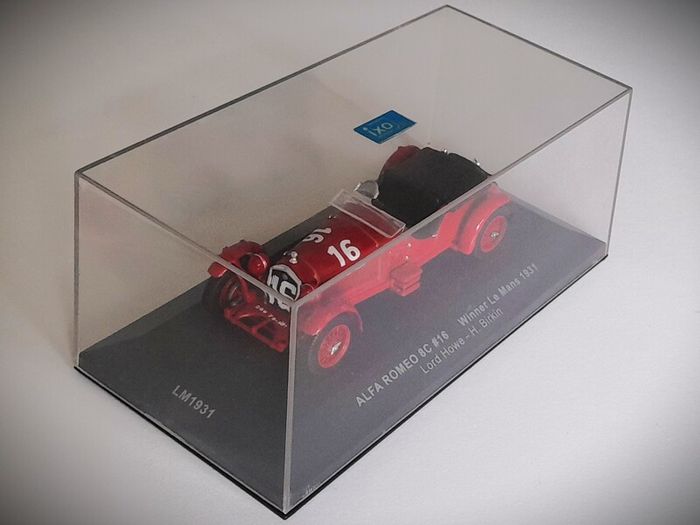 Diecast Model Le Mans Winning Alfa Romeo 8C 2300 Le Mans 1931 1st - IXO 1:43