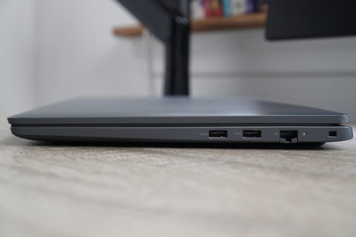 Dell Latitude 3550 15.6" | i5-1335U | 16GB | 256GB