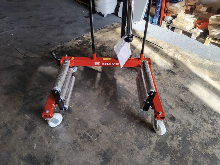 Kramp 1500KG  Wheel  Lift / Hoist