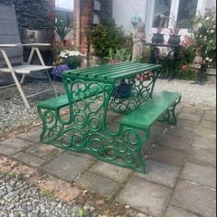 Stunning vintage child's picnic bench