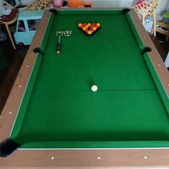 Pool table