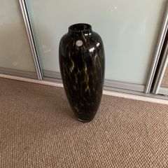 Large 'tortoiseshell' vase
