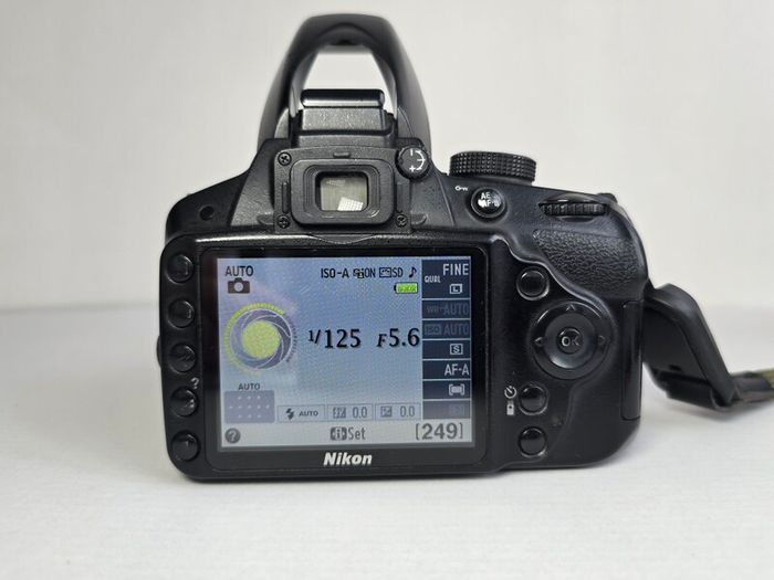 Nikon D3200 +18-55mm