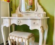 Vanity Dresser