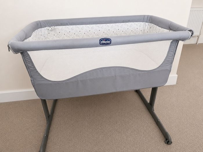 Chicco Next2Me Bedside Crib