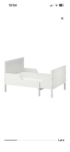 Extendable toddler bed