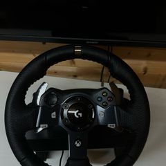 Logitech G920 steering wheel and pedals set - ready to use