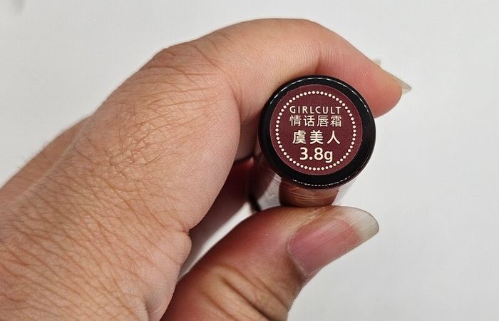 Girlcult C-Beauty Liquid Lipstick in Shade G65 Cold Beauty
