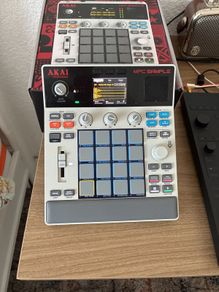 Akai Mpc Sample & 256 Sd card
