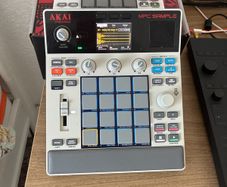 Akai Mpc Sample & 256 Sd card