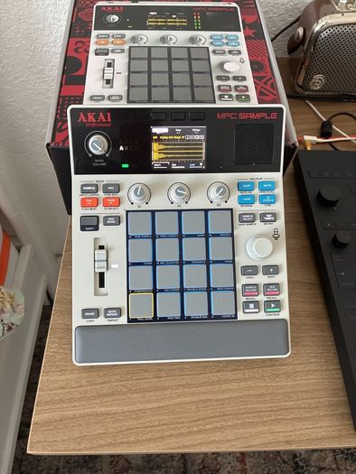 Akai Mpc Sample & 256 Sd card