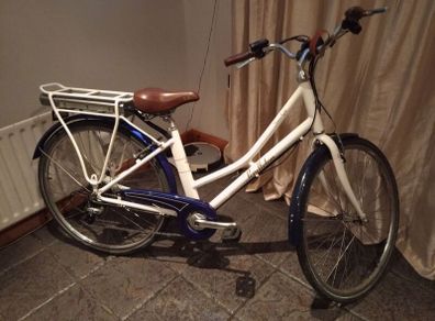 17" Pendleton somerby 8 speed electric ladies bike