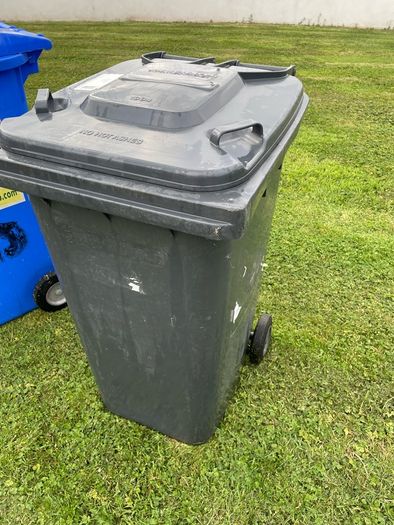 wheelie bin