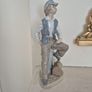 Lladro (Shoe Shine Boy) - Figuirine Image 2