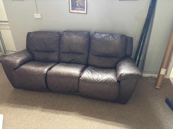 3 seater leather reclining couch
