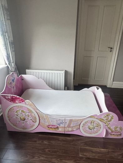 Toddler bed
